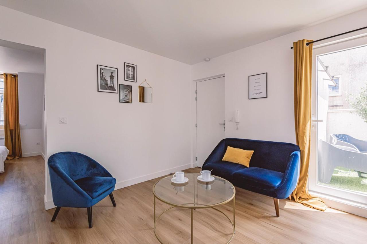 - Place Du Forum - Cathedrale - Terrasse Apartment *